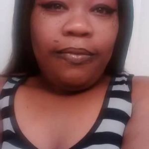 Meet your Posher, Rockela